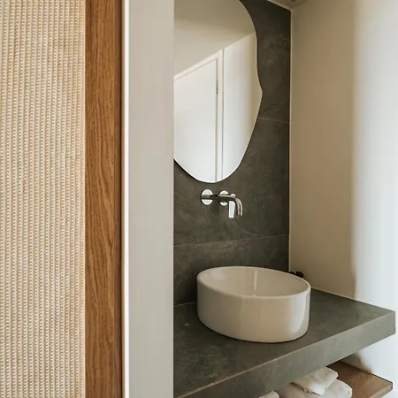 Maxine Hotel 3*