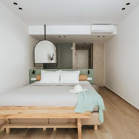 Maxine Hotel Agia Galini